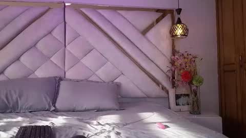 Zoe online show from 02/11/26, 12:43