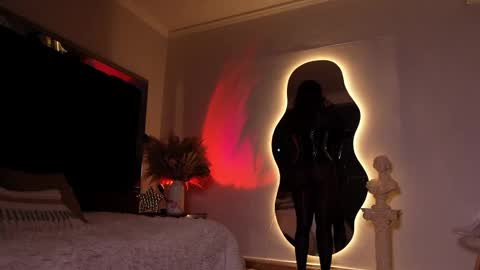 zoevidal_ online show from 01/12/26, 11:59