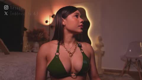 zoevidal_ online show from 03/05/26, 12:12