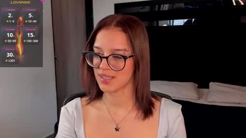 Zoe online show from 10/10/25, 02:27