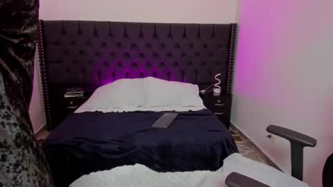 Zoe online show from 11/28/25, 01:47