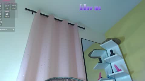 zoey fox  online show from 01/28/25, 05:00