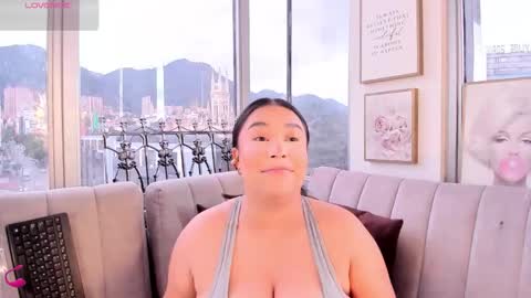 zoey thommpson online show from 10/14/25, 07:47