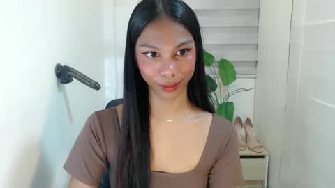 Snapshot of zoeygorgeous19 chatting on 02/04/25, 06:49 zoey online show from 02/04/25, 06:49