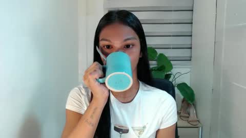 Snapshot of zoeygorgeous19 chatting on 02/14/25, 01:34 zoey online show from 02/14/25, 01:34