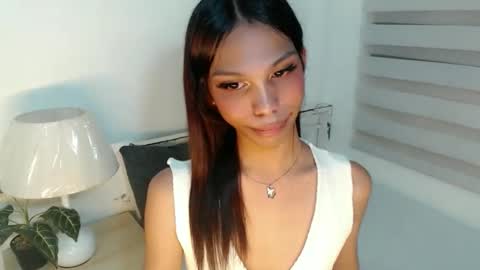 Snapshot of zoeygorgeous19 chatting on 11/19/25, 06:30 zoey online show from 11/19/25, 06:30