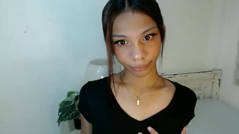 Snapshot of zoeygorgeous19 chatting on 11/22/25, 04:28 zoey online show from 11/22/25, 04:28