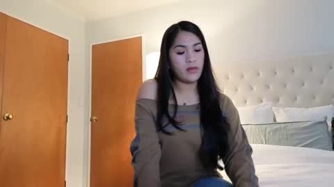 zoeyjohnson24 online show from 04/23/26, 01:07