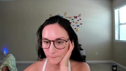 Zoie online show from 09/13/25, 10:31