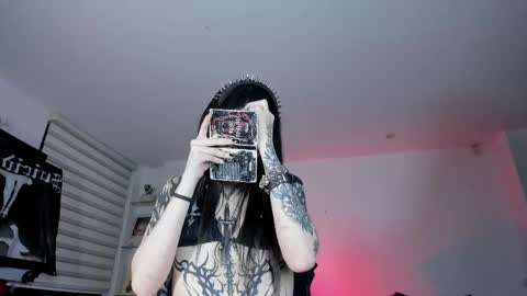 Snapshot of zombieeporcelainex chatting on 05/27/26, 01:57 SOPHIE online show from 05/27/26, 01:57