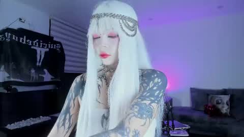 Snapshot of zombieeporcelainex chatting on 06/27/26, 04:06 SOPHIE online show from 06/27/26, 04:06