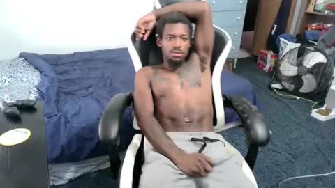 zoneingout online show from 11/13/25, 07:46