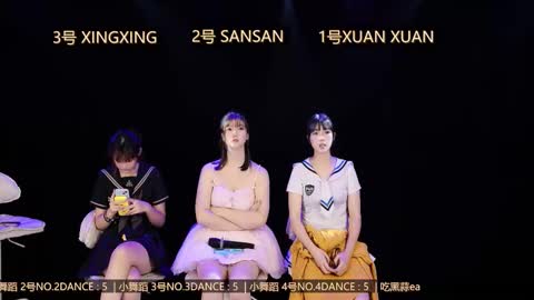 Snapshot of zongyigirls chatting on 11/05/25, 08:03 zongyigirls online show from 11/05/25, 08:03