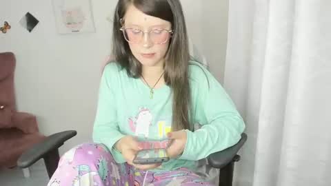 Alicie online show from 06/10/26, 05:28