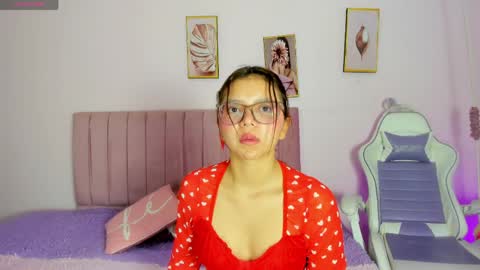 Zoe online show from 04/10/26, 12:10