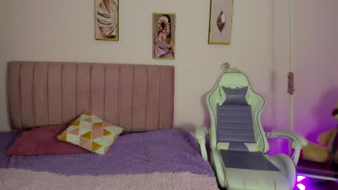 Zoe online show from 04/20/26, 12:08