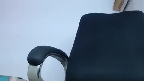 zousxxx online show from 11/17/25, 09:31