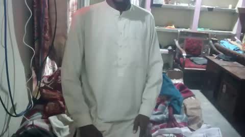 Snapshot of zoyakhan803 chatting on 02/12/25, 08:50 zoyakhan803 online show from 02/12/25, 08:50