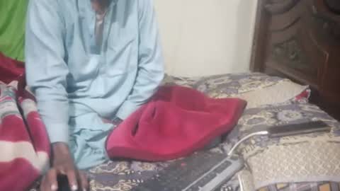 zoyakhan803 online show from 11/14/25, 11:24