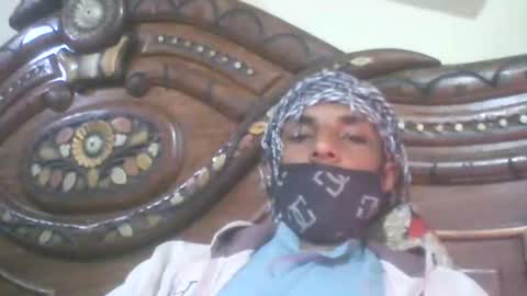 zoyakhan803 online show from 12/04/25, 12:09