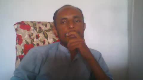 Snapshot of zoyakhan803 chatting on 05/26/26, 08:10 zoyakhan803 online show from 05/26/26, 08:10