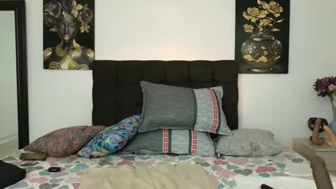 Snapshot of zuly_zahir_01 chatting on 02/18/25, 02:59 zuly goode online show from 02/18/25, 02:59