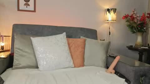 Snapshot of zuly_zahir_01 chatting on 02/21/25, 10:17 zuly goode online show from 02/21/25, 10:17