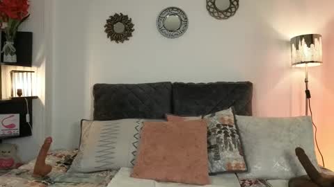 Snapshot of zuly_zahir_01 chatting on 03/04/25, 08:27 zuly goode online show from 03/04/25, 08:27