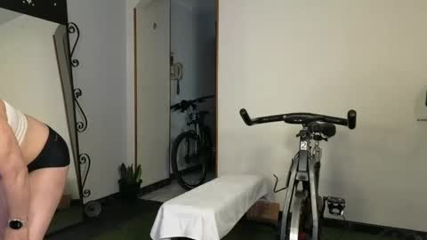 Snapshot of zuly_zahir_01 chatting on 03/06/25, 04:07 zuly goode online show from 03/06/25, 04:07