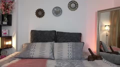 Snapshot of zuly_zahir_01 chatting on 03/12/25, 10:17 zuly goode online show from 03/12/25, 10:17