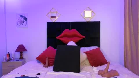 Snapshot of zuly_zahir_01 chatting on 09/11/25, 10:21 zuly goode online show from 09/11/25, 10:21