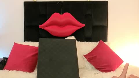 Snapshot of zuly_zahir_01 chatting on 09/16/25, 10:55 zuly goode online show from 09/16/25, 10:55