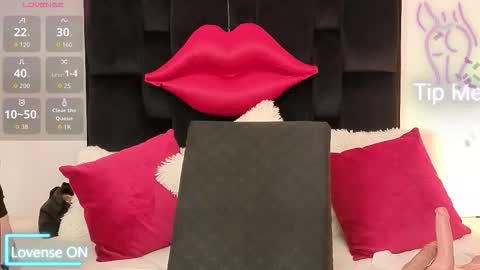 Snapshot of zuly_zahir_01 chatting on 10/20/25, 10:32 zuly goode online show from 10/20/25, 10:32