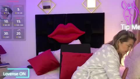 Snapshot of zuly_zahir_01 chatting on 11/13/25, 11:47 zuly goode online show from 11/13/25, 11:47