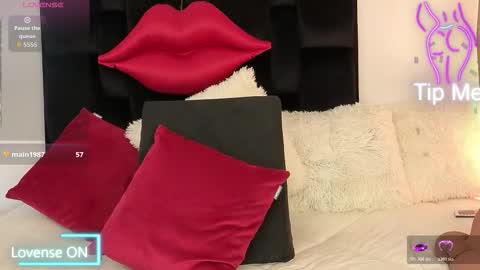 Snapshot of zuly_zahir_01 chatting on 11/25/25, 09:42 zuly goode online show from 11/25/25, 09:42