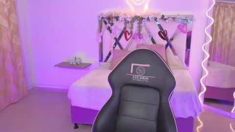 ZURY   online show from 10/17/25, 11:35