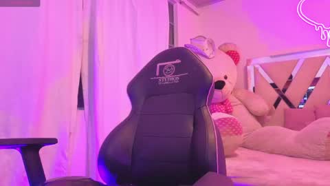 ZURY   online show from 05/20/26, 03:45