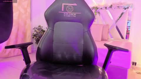ZURY   online show from 06/04/26, 11:38