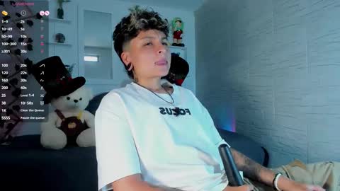 Snapshot of zuryramirez_ chatting on 09/10/25, 08:09 Zury Ramirez online show from 09/10/25, 08:09
