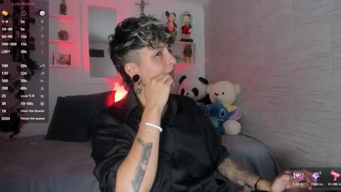 Snapshot of zuryramirez_ chatting on 10/13/25, 08:31 Zury Ramirez online show from 10/13/25, 08:31
