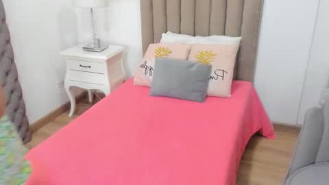 Im Zusan My schedule is from 1030pm to 430 am colombian time online show from 02/03/26, 03:15