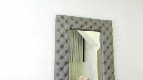 Im Zusan My schedule is from 1030pm to 430 am colombian time online show from 04/22/26, 02:25