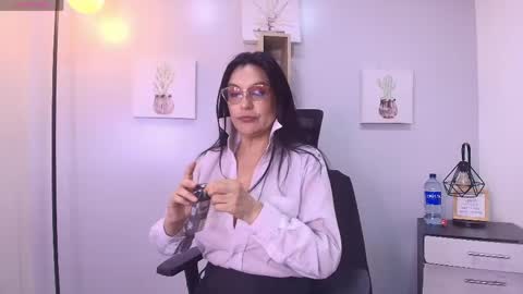 Snapshot of zuzana21 chatting on 04/28/26, 01:05 Zuzana21 online show from 04/28/26, 01:05