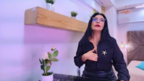 Snapshot of zuzana21 chatting on 05/15/26, 01:18 Zuzana21 online show from 05/15/26, 01:18