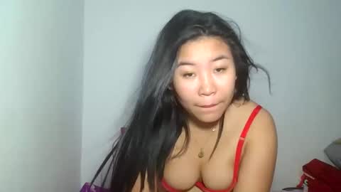 Snapshot of zyeii chatting on 12/15/25, 07:34 sweet lylia online show from 12/15/25, 07:34