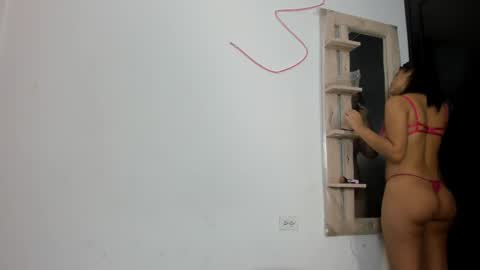 zyra_vox online show from 12/05/25, 02:25