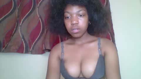 zyraelle_01 online show from 04/23/26, 07:20