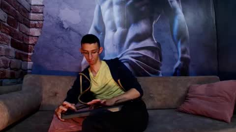 Zyro Nigth online show from 12/17/25, 07:20