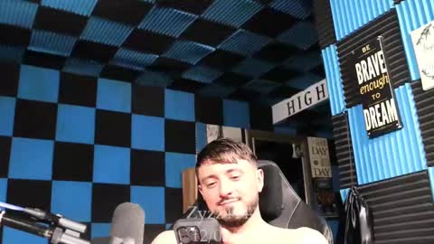 Snapshot of zyzz4444 chatting on 12/03/24, 04:36 Greek God online show from 12/03/24, 04:36