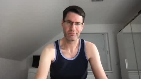 Snapshot of zzz123_cam chatting on 12/27/24, 11:10 zzz123_cam online show from 12/27/24, 11:10